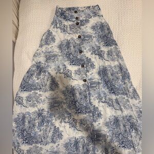 H&M A-Line Skirt with Blue and White Print